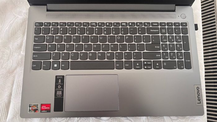 Lenovo Ideapad Slim 3 Windows 11