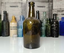 437 - Vintage Saorstat Eireann 1920s Collectible Decorative Bottle