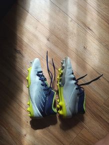 kids football boots