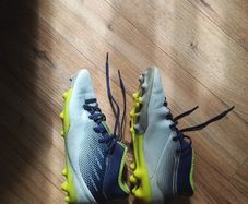 kids football boots