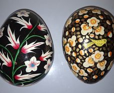 SALE!  Vintage Egg Shaped Black Lacquer Floral PAPIER MACHE Trinket Boxes, Set of 2