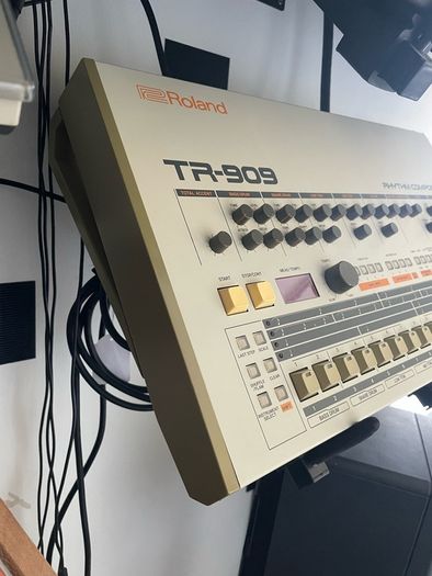 Roland TR-909