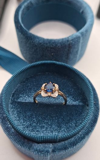 9 ct  blue sapphire and diamond ring size N