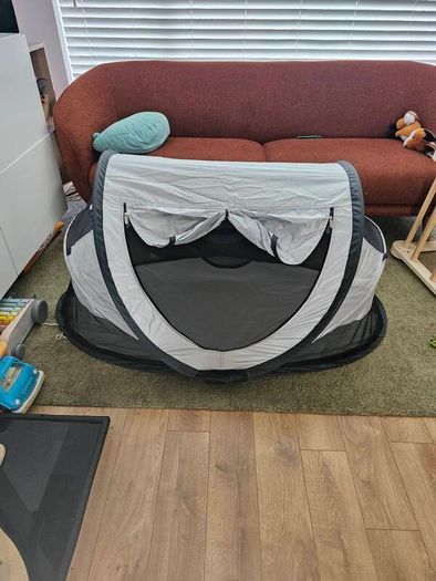 Travel Cot like a tent Deryan Peuter Luxe
