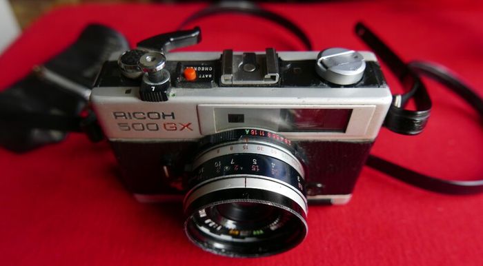 Ricoh 500GX Point And Shoot 35mm Film Camera (works well)