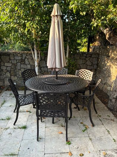Six-Seater Cast Aluminium Garden Dining Set with Parasol