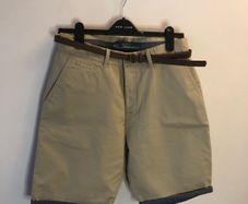 Beige shorts (W32)
