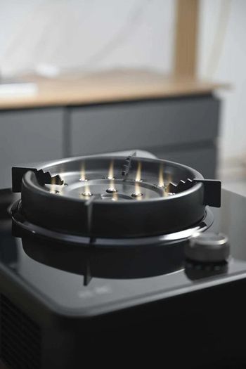 Electric Stove with Gas Like Flames