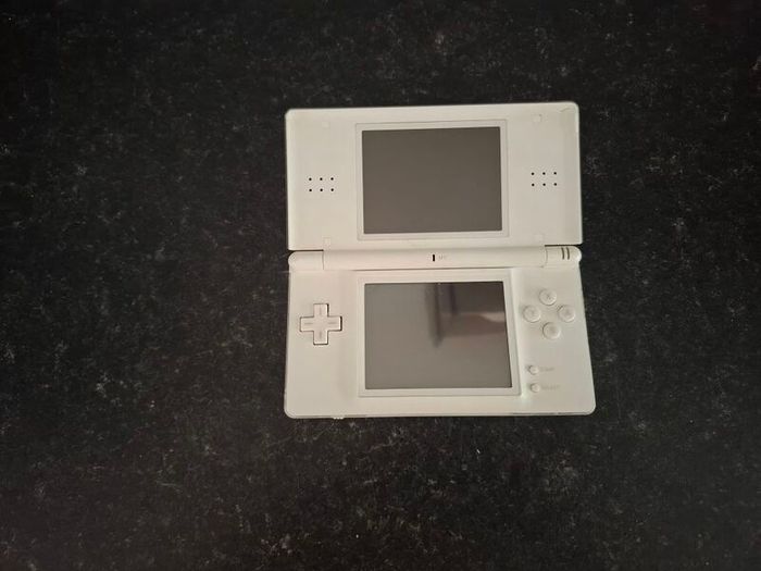 Nitendo DS Lite