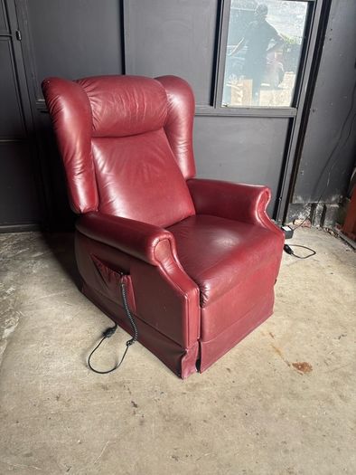 Rise and recline armchair