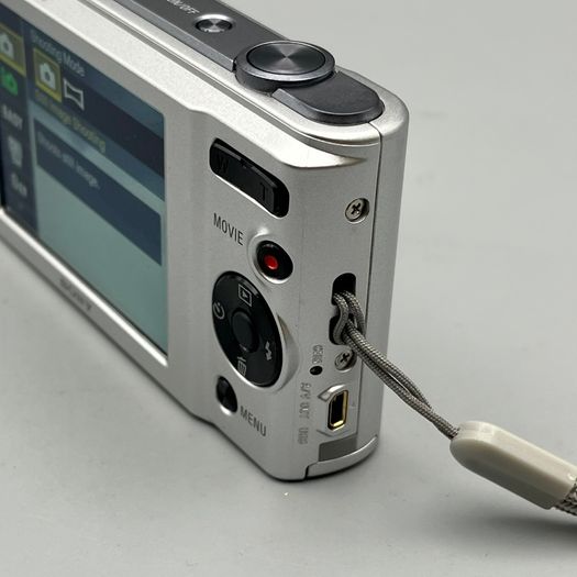 Sony DSC-W800 20.1MP Digital Camera Silver - Full Kit