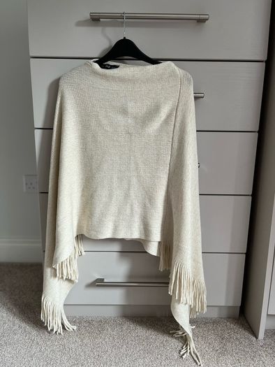 River Island, Oasis, Next, Savida, Miss Selfridges, Marc Angelo, Promod, Debenhams, Gelert, Carraig Donn, Dorothy Perkins Clothing