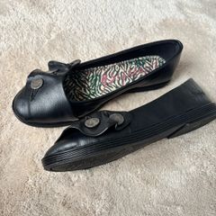 flat shoes