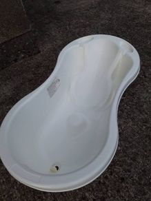 Baby bath tub - white
