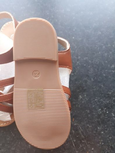 New girls tan sandals size 23 junior .Never worn .