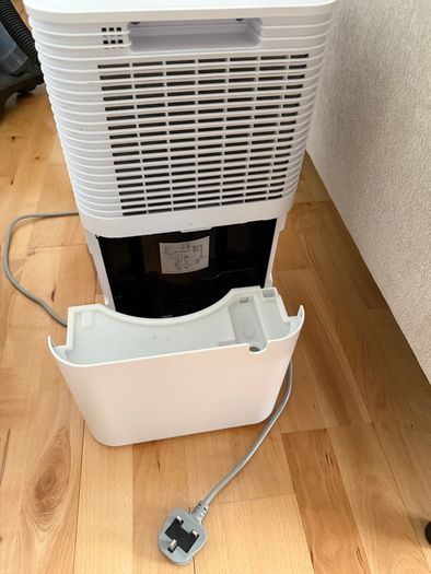 Pro Breeze OmniDry 12L/Day Dehumidifier with Automatic Humidity Sensor & Display, 24Hr Timer, Laundry Drying, Continuous Drainage (White, 12 Litre)
