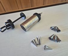 Cake icing set with 10 nozzles