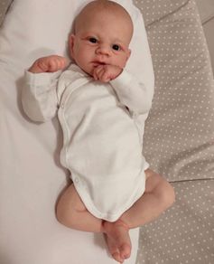 Reborn Baby Dolls 17 Inch Silicone Baby Dolls That Look Real Soft Cloth Body Preemie Babies Realsitic Newborn Baby Dolls (FREE POSTAGE)