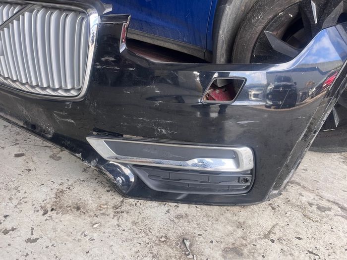 Volvo xc90 bomper with grill