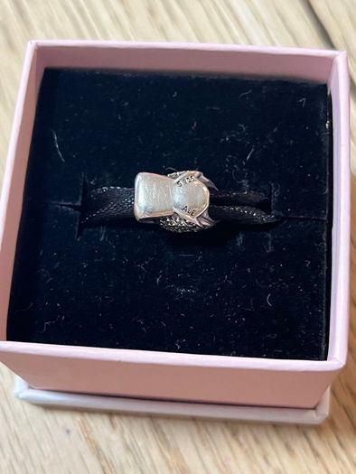 Pandora Swan charm-like new