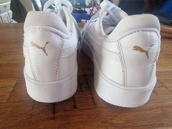 puma white trainers sz 8