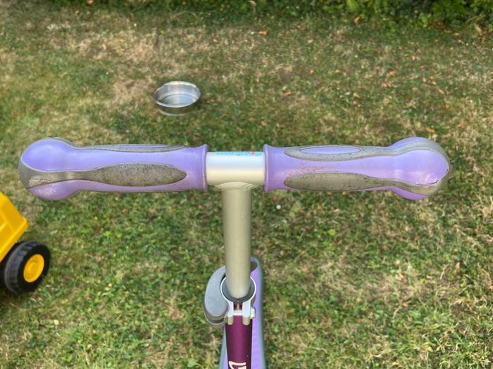 Girls purple 3 wheel scooter