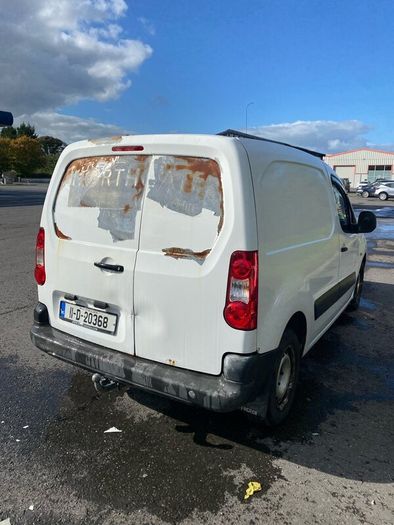 2011 Peugeot Partner (Tax Jan 27/ CVRT Nov 26)