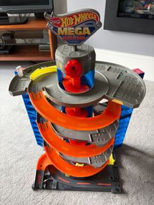 Hotwheels Mega Garage