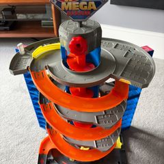 Hotwheels Mega Garage