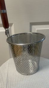 colander food strainer with wooden hook handle