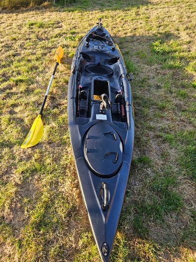 Fishing Kayak with seat and paddle - excellent condition