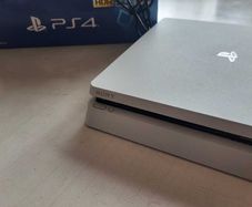 PS4 white 500GB