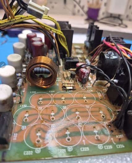 Mega Rare Legendary Beast LUXMAN M05 DUAL MONO CLASS-A 400W @8 OHMS Bridged over 40KG Champagne edition Recapped and Professionally serviced and Cleaned with new components Bargain