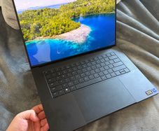 Razer Blade 16 - 4090, 14900h, 32gb Ram, 2tb Ssd