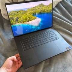 Razer Blade 16 - 4090, 14900h, 32gb Ram, 2tb Ssd