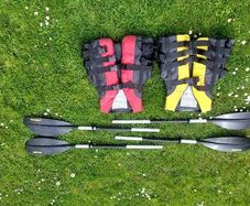 life vest + 2 paddles