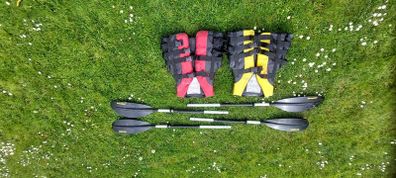 life vest + 2 paddles