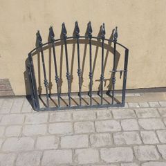 Gate