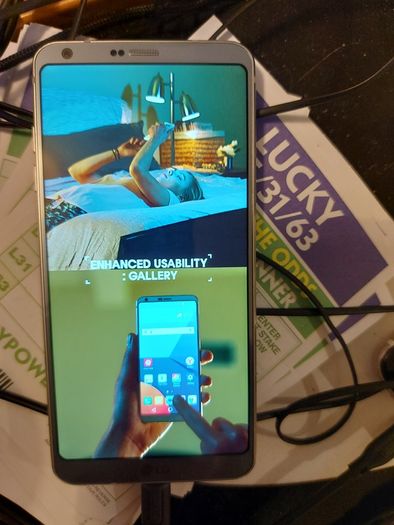 LG G6 mobile phone, 32GB, sim tray missing, excellent cosmetic condition otherwise