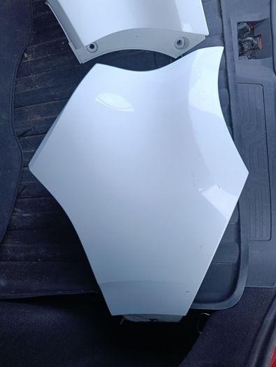 2016 Renault Kadjar two rear bumper panels in white
