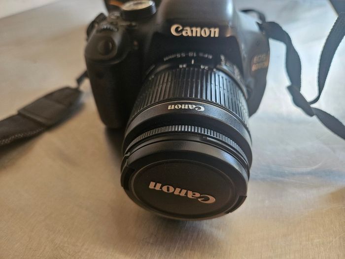 Canon EOS 600D + 18-55mm Lens + 32GB Card + Bag