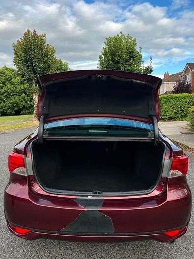 Toyota Avensis 2013