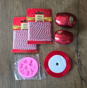 Bundle of Christmas items