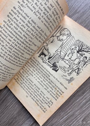 Vintage Enid Blyton: Secret Seven on the Trail