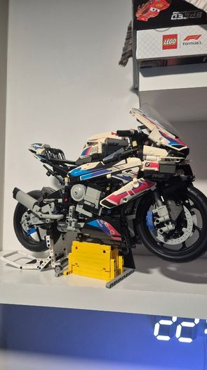 Lego Technic BMW M 1000 RR