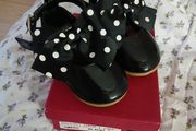 Girls shoes