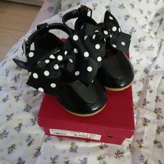 Girls shoes
