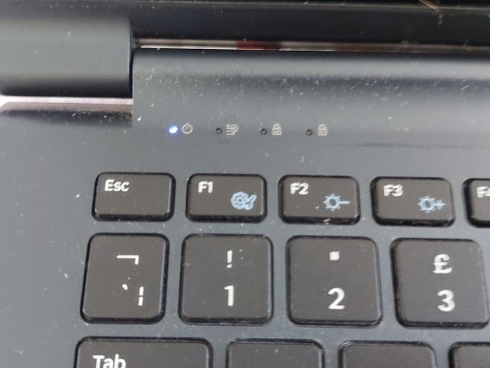SAMSUNG Notebook Model NP915S3G, Quad Core Processor, 1.4GHz, 4GB Ram, 128GB SSD, Windows 10, Microsoft Edge, Chrome and VLC