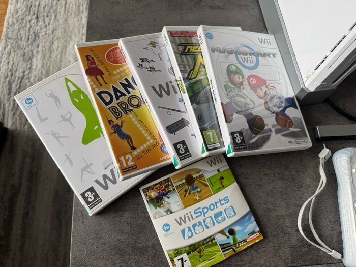 Nintendo Wii Console Bundle Mario Kart Wii Sports HDMI Adapter