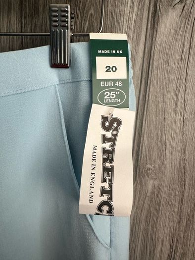 BNWT Ladies Trousers UK 20